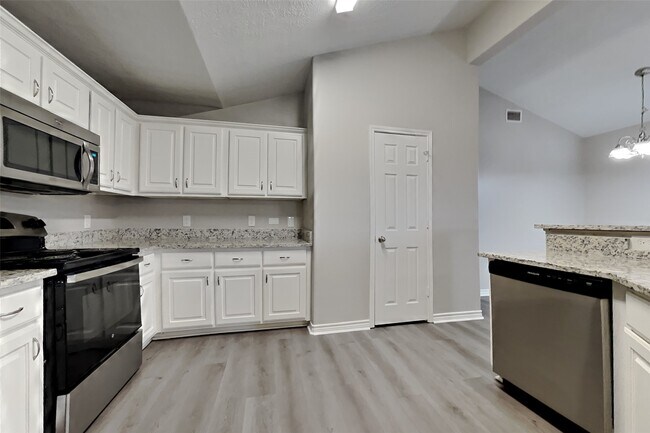 Photo - 4938 Comal River Loop