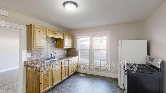 Photo - 219 N Institute St Unit 2