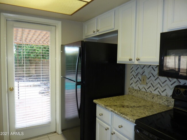 Photo - 607 E Diamond Dr House