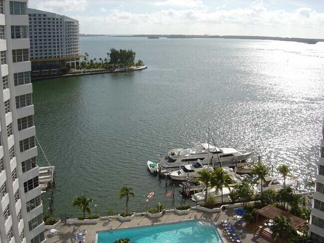 Photo - 825 Brickell Bay Dr