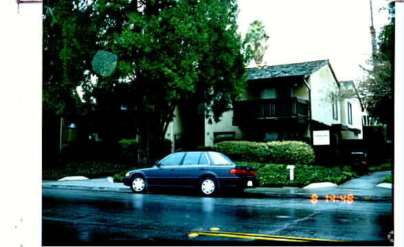 Photo - Snooty Fox Apartments