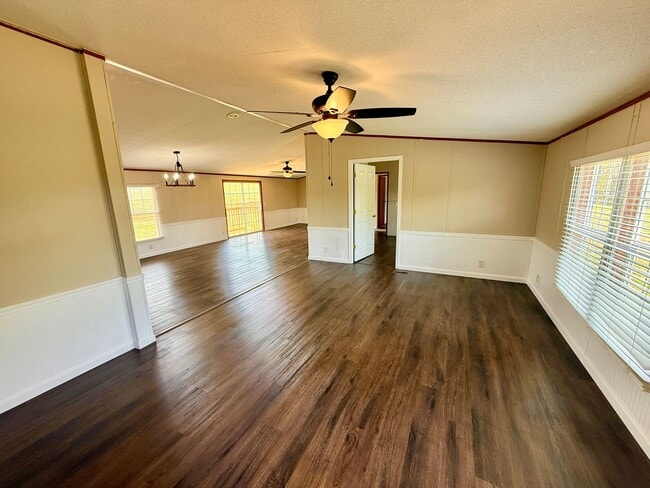 Photo - 2948 Ellejoy Rd