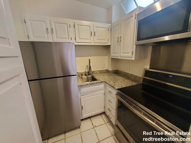 429 Marlborough St Unit 3B