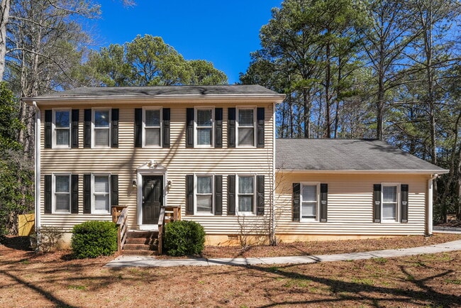 Building Photo - 2526 Highland Dr SE