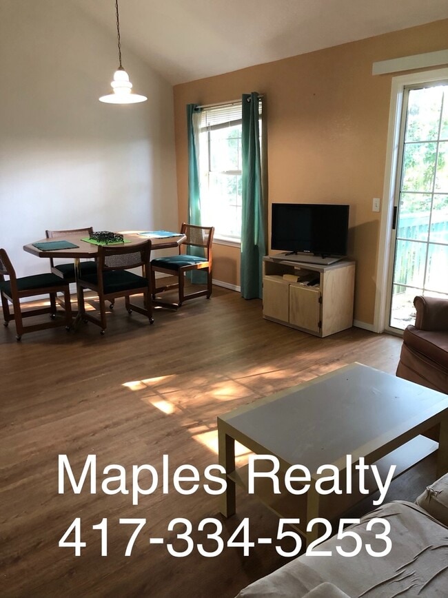 Photo - Branson MO 2 bed / 2 bath loft style condo with Lake Taneycomo view!