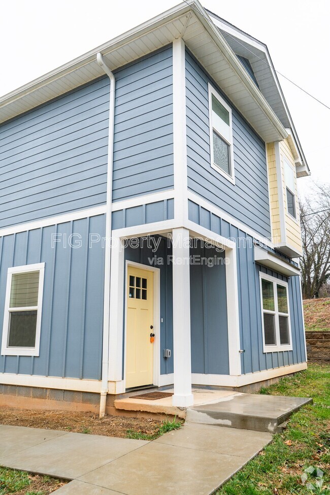Building Photo - 3209 Bikers Path Wy Rental