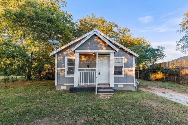 Photo - 515 E Lee St