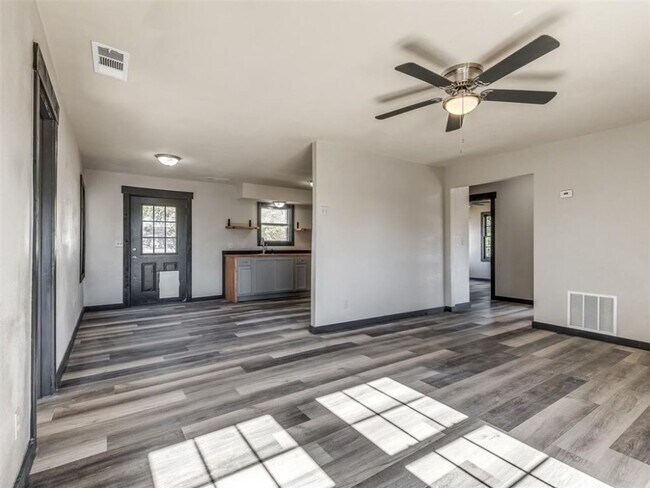 Photo - 3 bed, 1 bath home in Del City, OK