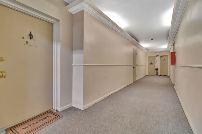 Photo - 4028 Ledgewood Dr