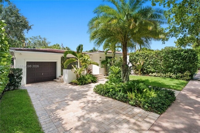 Photo - 835 Malaga Ave