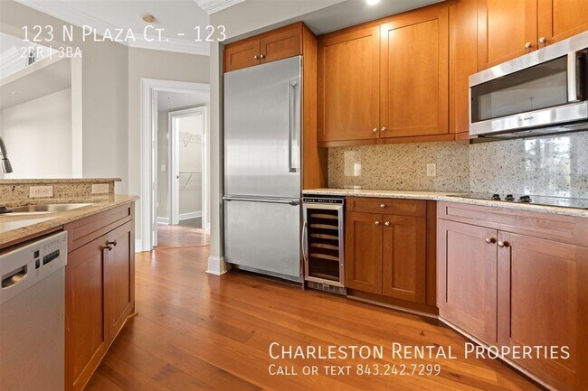 Photo - 123 N Plaza Ct