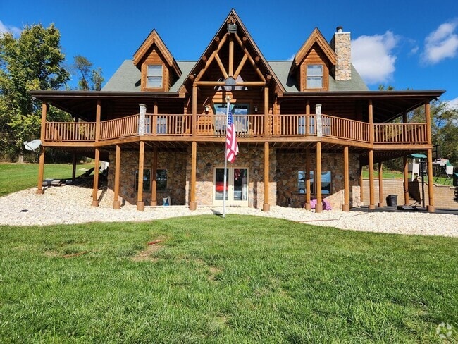 Building Photo - Stunning Retreat on 31 Acres with Pool Dec... Rental