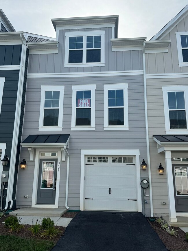 Photo - Townhouse for Rent in Preston Lake!