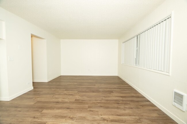 Photo - Lovely 1 Bedroom Freshly Updated in Historic Irvington! Unit LV2027