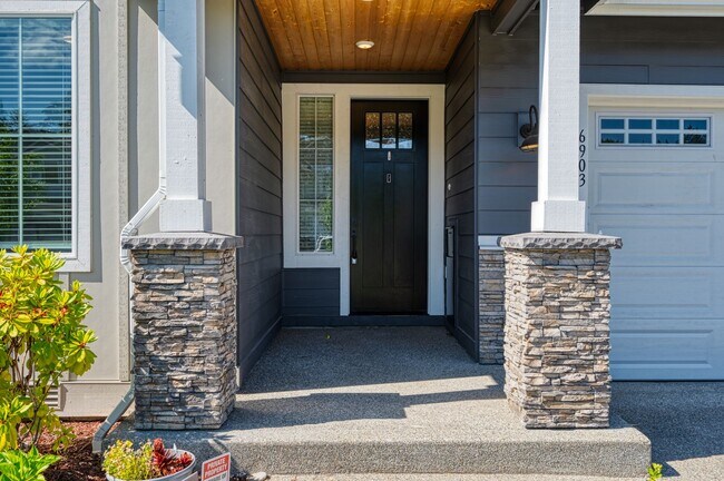 Photo - Puyallup 5 bedroom loft Home