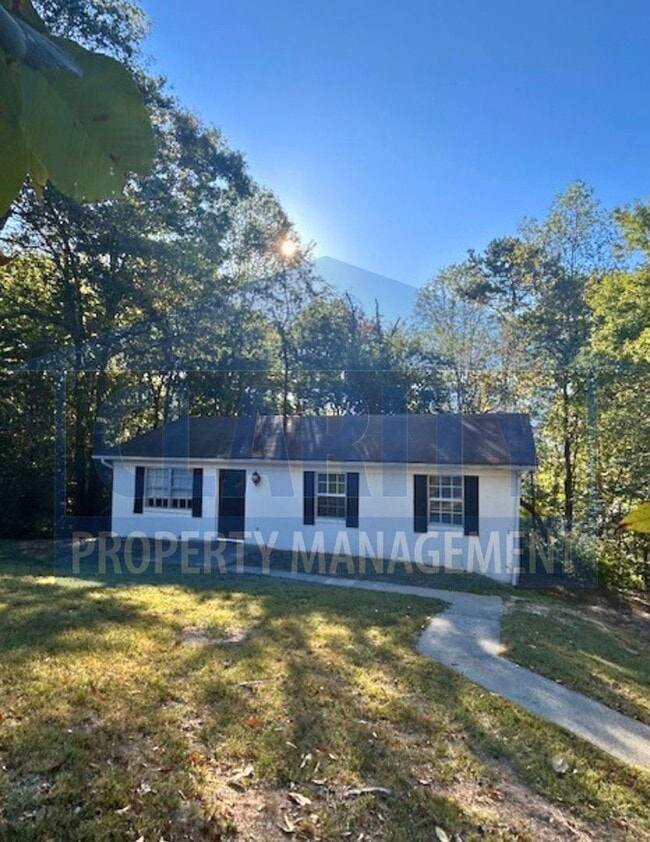 Building Photo - Charming 3 Bedroom, 1 Bath Home with Garag...