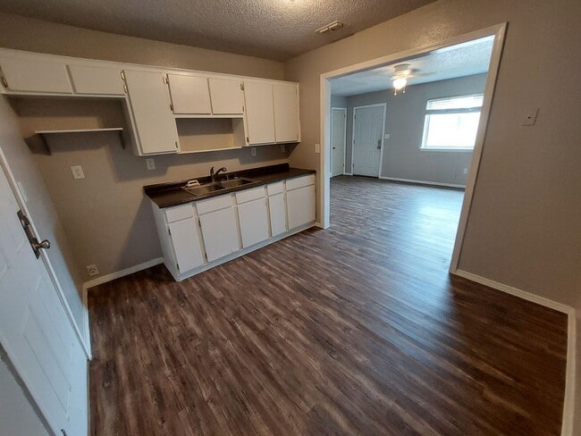 Photo - 301 N Louisiana St Unit 2