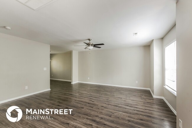 Photo - 8148 Ottawa Ln