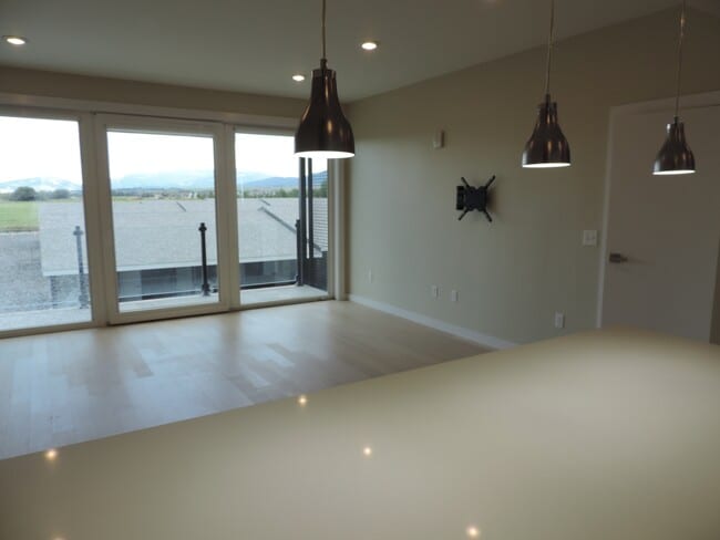 Photo - 476 Enterprise Blvd