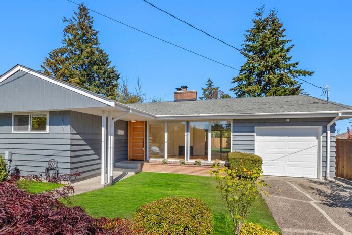 Freshly Updated West Seattle Rambler w/ Ai... - Freshly Updated West Seattle Rambler w/ Ai...