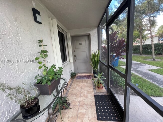 16240 Laurel Dr Unit 101