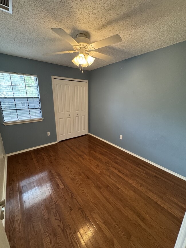 Photo - 13815 Stone Hollow
