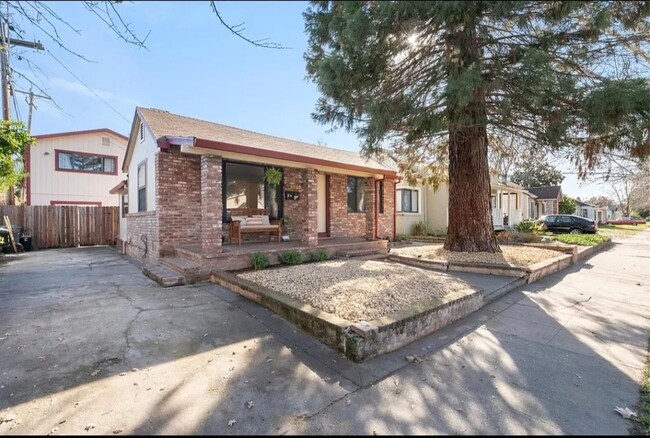 Frente de la propiedad - 1549 Virginia Ave