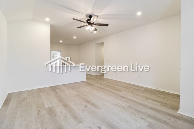 Photo - 167 Meadow Dr