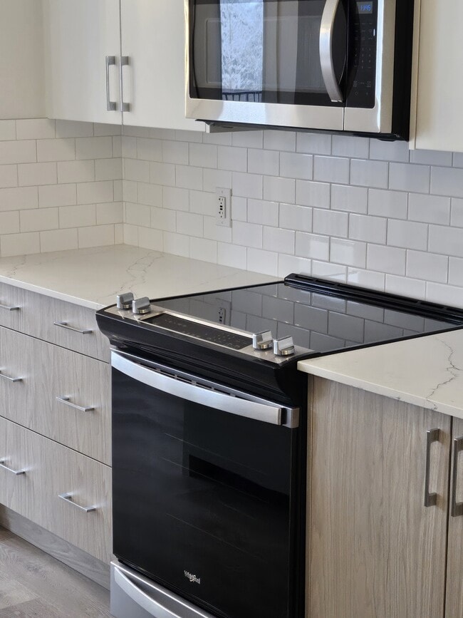 Photo - 25 Evanscrest Mews NW