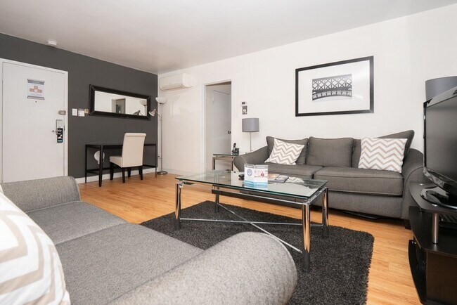 Photo - 5405 Fifth Avenue