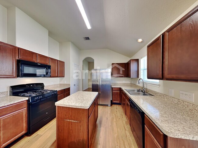 Photo - 2210 Steep Pine Trl