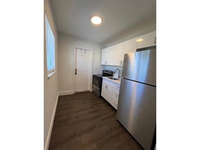 Photo - 2300 NW 6th St Unit 3