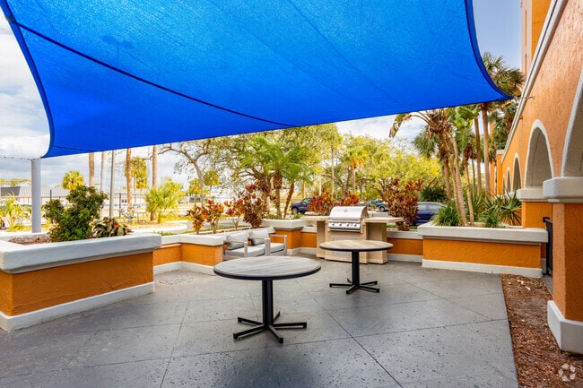 Área de parrilla cubierta - Vivo Living Kissimmee