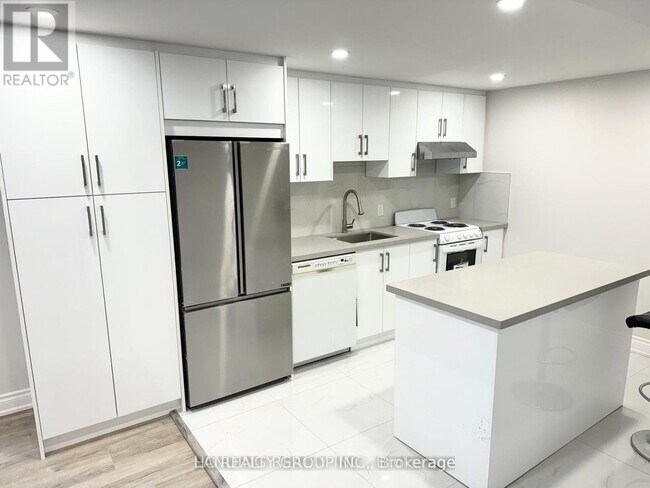 Photo - LOWER 2 BARKER COURT