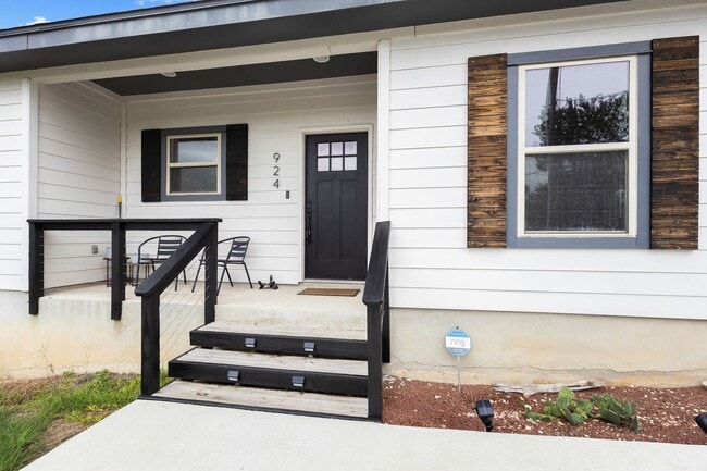 Photo - 924 Scenic Hills Dr