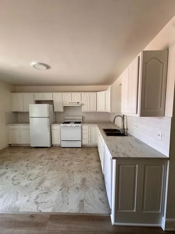 Photo - 1471 Bird Ave