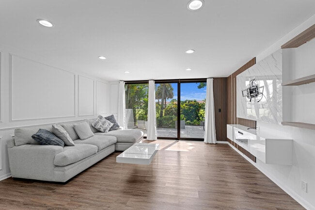 Photo - 4469 Luxemburg Ct