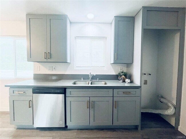 Photo - 2549 Hayes Dr Unit 2549