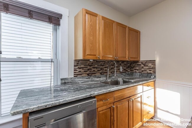 Photo - 376 Medford St Unit 2