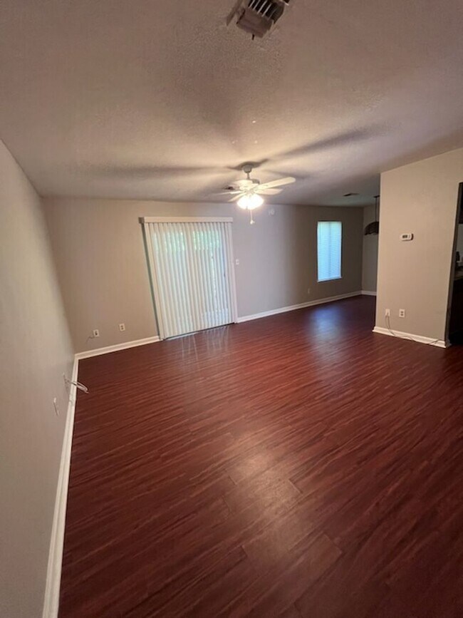 Photo - 3732 Donovan Dr Unidad Apt A