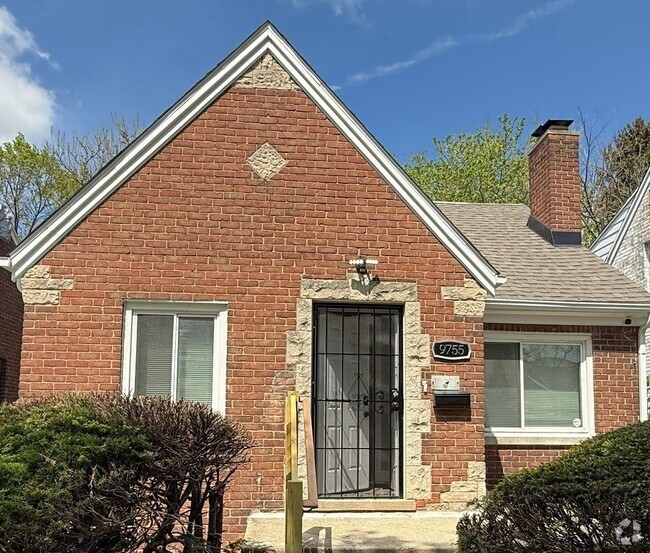 Building Photo - Renovated 2-Bedroom Home – We Welcome Sect...
