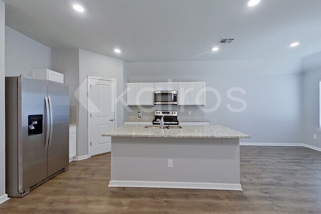 Photo - 114 Yardley Ct