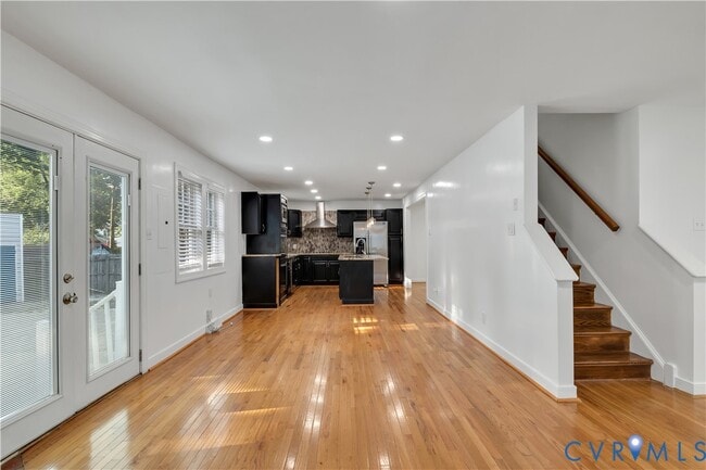 Photo - 2222 Early Settlers Rd