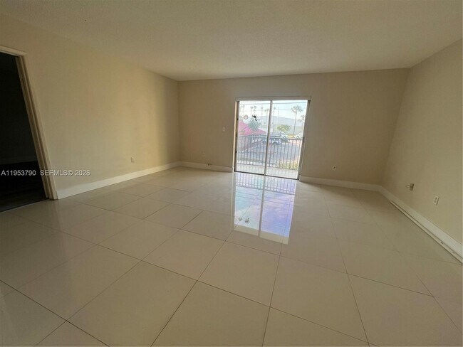 Photo - 5731 NW 37th St Unit 218