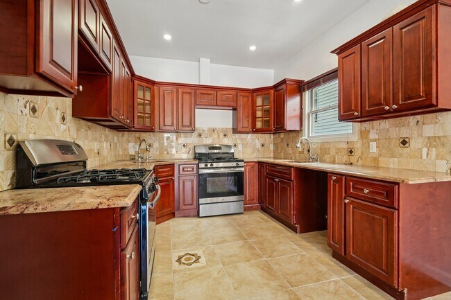 Photo - 165 BIDWELL Ave