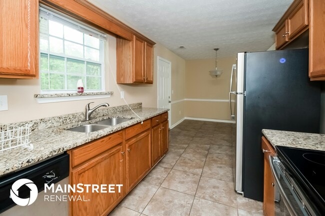 Photo - 685 Nassau St