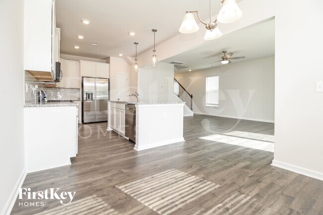 Photo - 212 Ashborne Ln