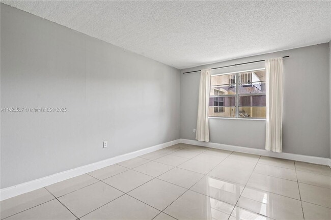 Photo - 301 NW 177th St Unit 104