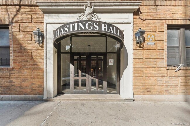 Building Photo - 2199 Holland Ave Unit 4C