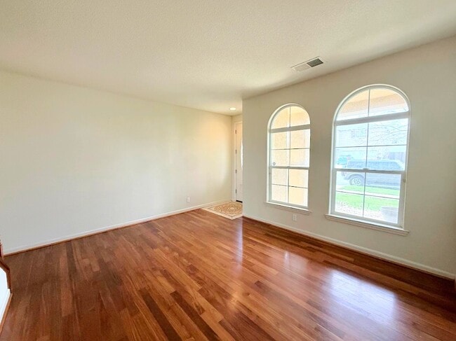 Photo - 4290 Lasalle Dr